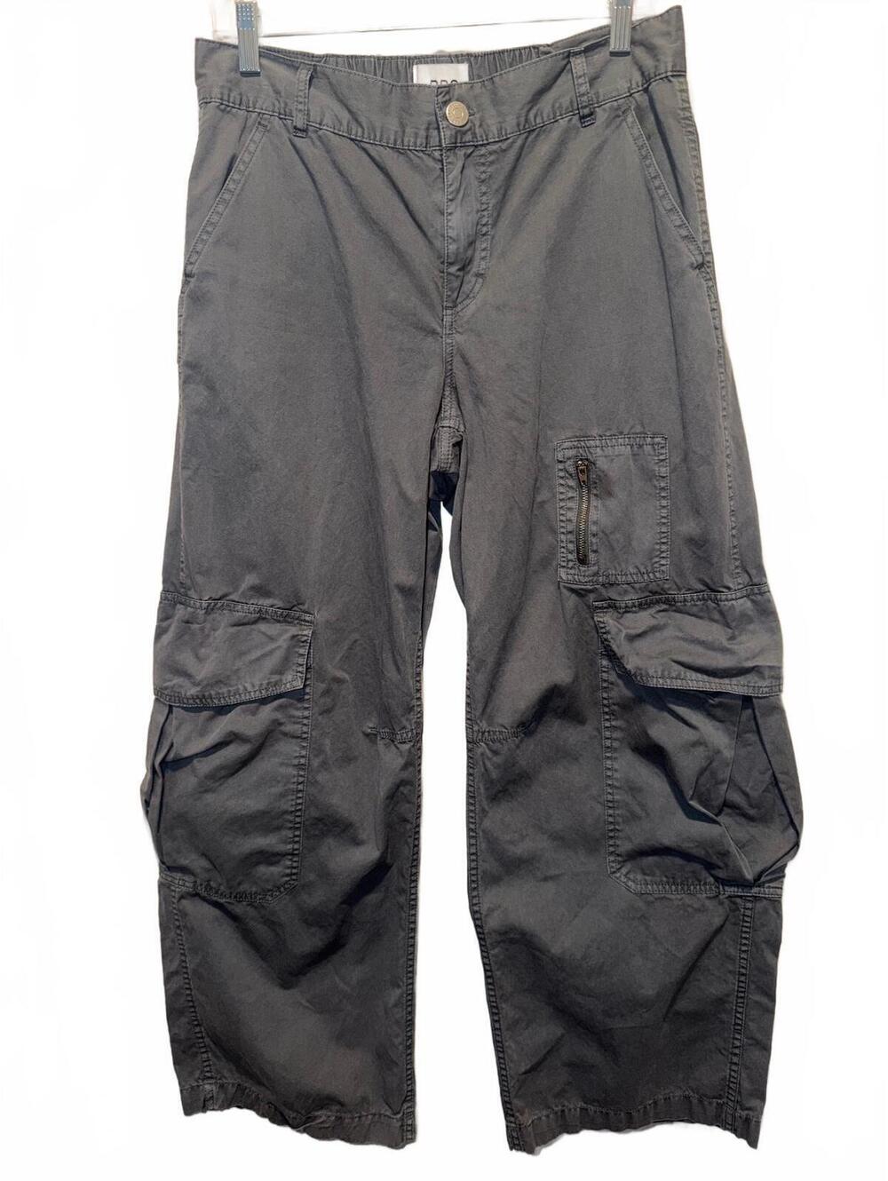 Like New! Women’s BDG Urban Outfitters Gray Cargo Pants Sz 6